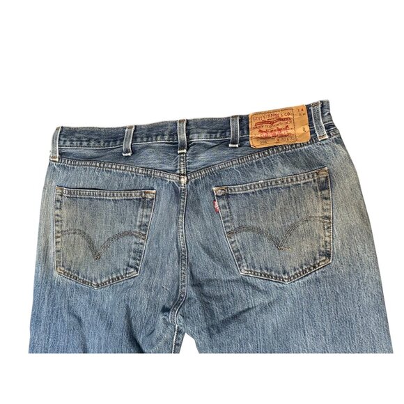 Levis 501 Original Fit Medium Wash Jeans W38 L32 Distressed Hem Hole and Dirty - Picture 3 of 13